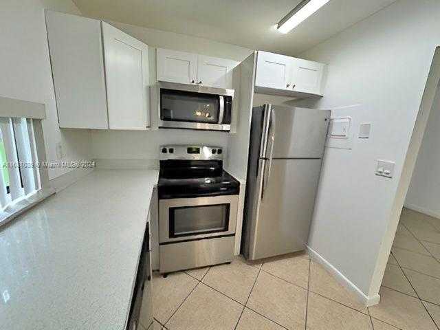 Small Image of 17021 NORTH BAY RD #124, Sunny Isles Beach Number 9