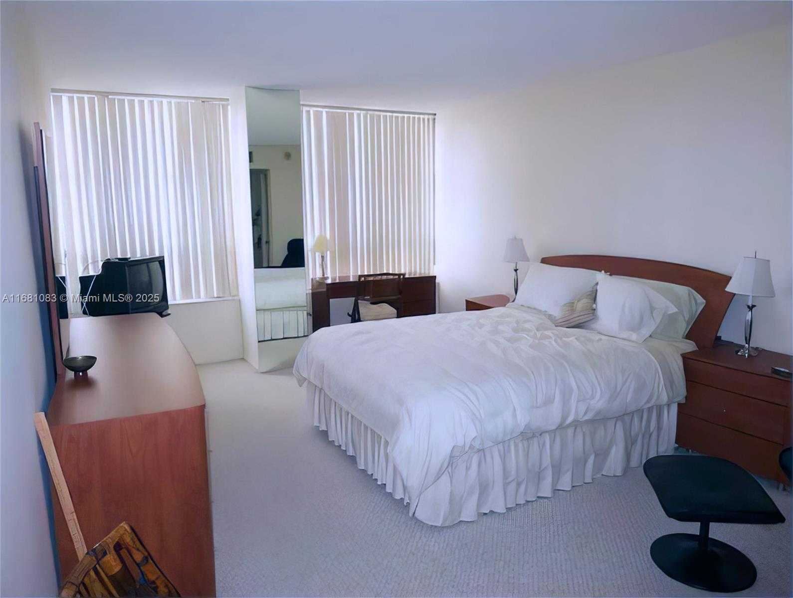 Small Image of 500 THREE ISLANDS BLVD #116, Hallandale Beach Number 21