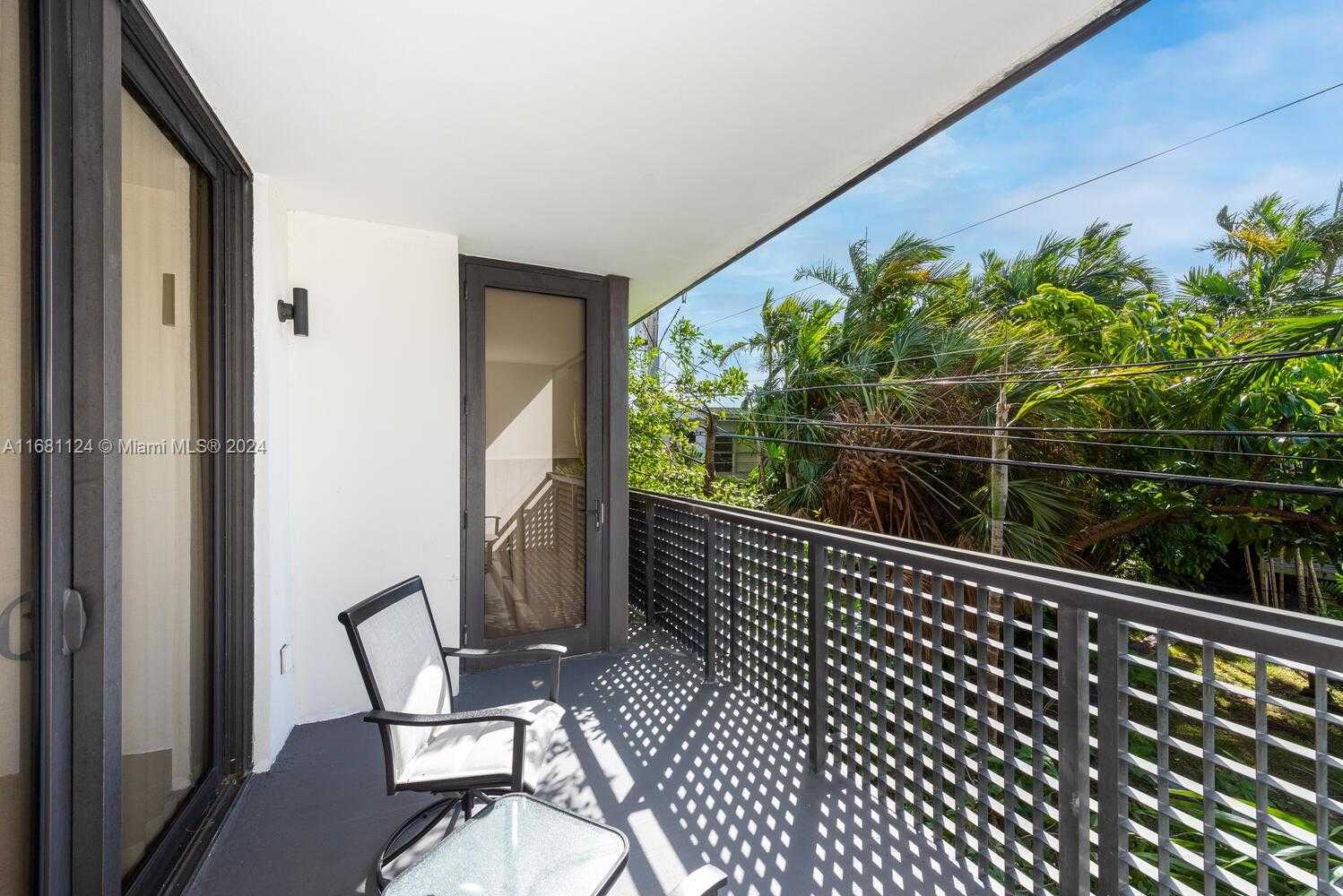 Small Image of 1120 98TH ST #203, Bay Harbor Islands Number 2
