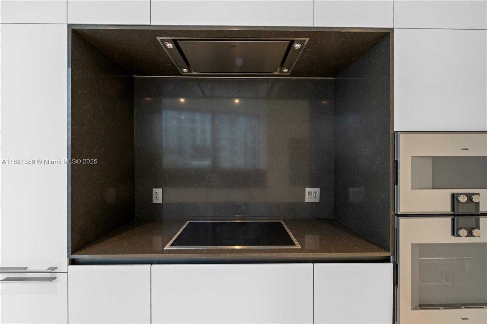 Small Image of 300 BISCAYNE BLVD WAY #1205C, Miami Number 13