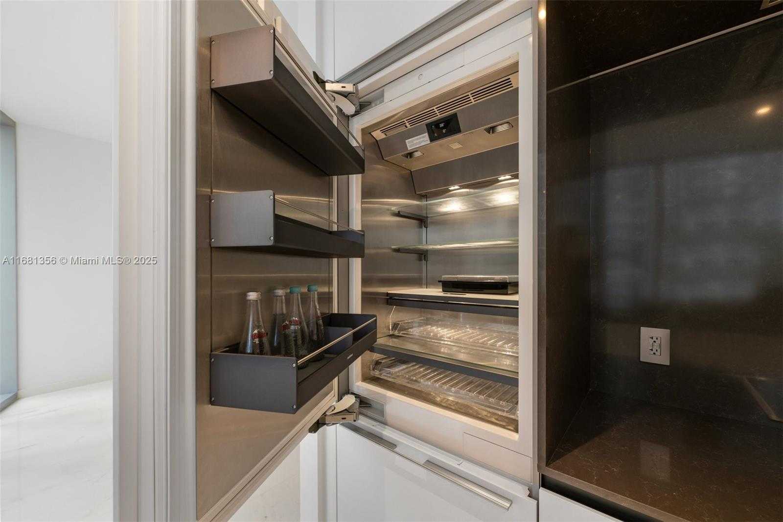 Small Image of 300 BISCAYNE BLVD WAY #1205C, Miami Number 14