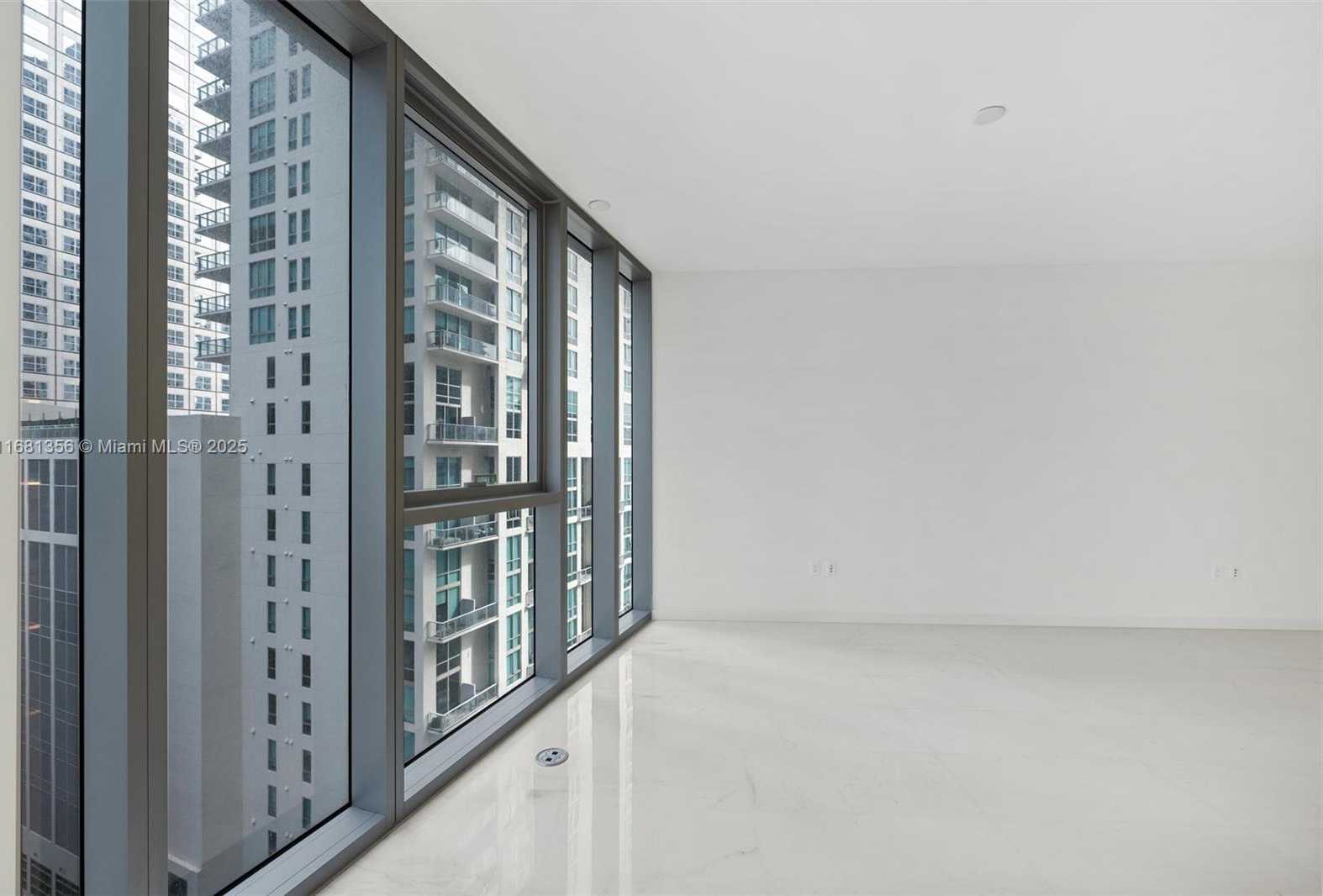 Small Image of 300 BISCAYNE BLVD WAY #1205C, Miami Number 17