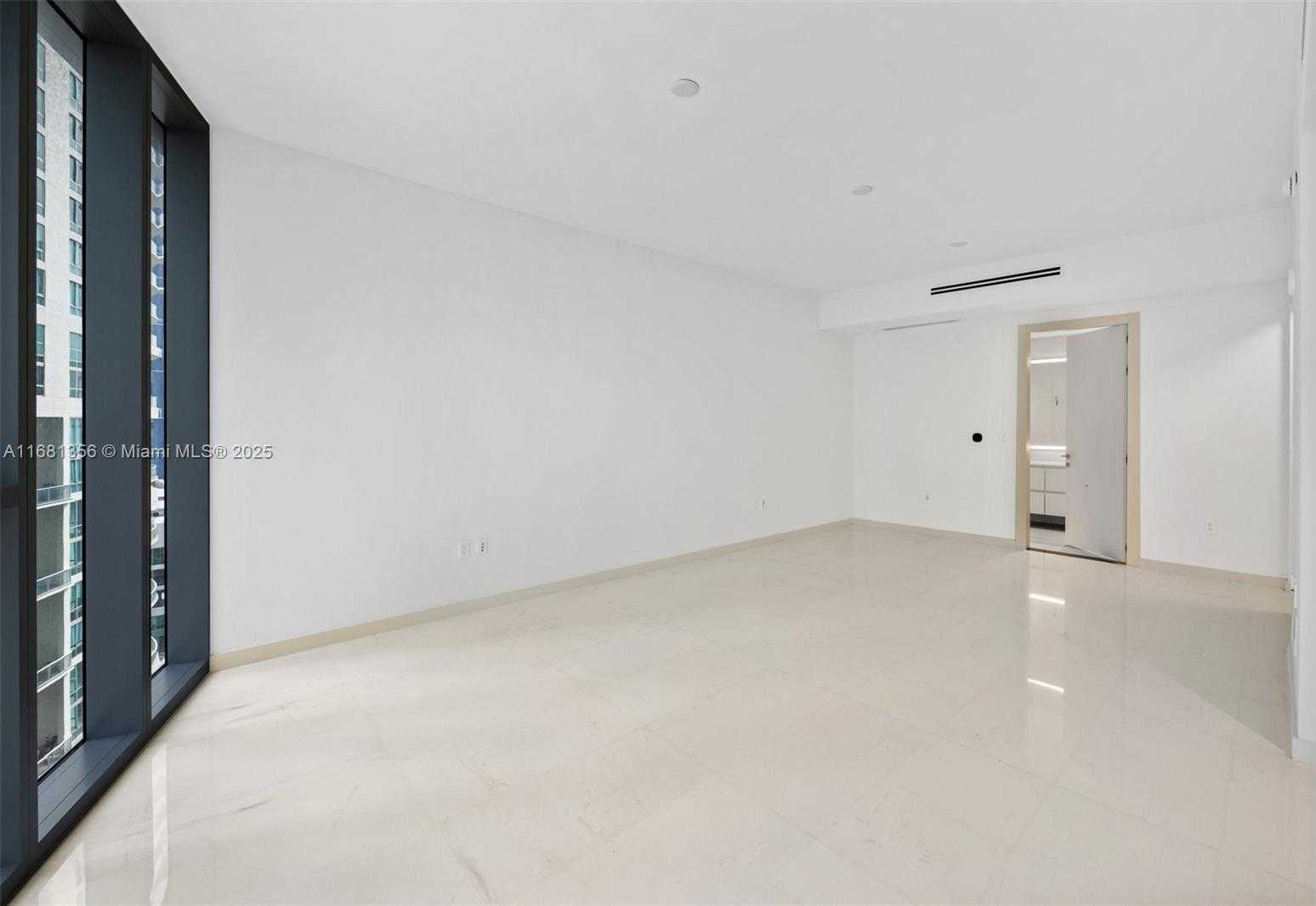 Small Image of 300 BISCAYNE BLVD WAY #1205C, Miami Number 18