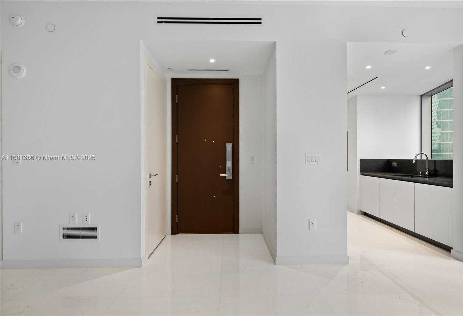 Small Image of 300 BISCAYNE BLVD WAY #1205C, Miami Number 8