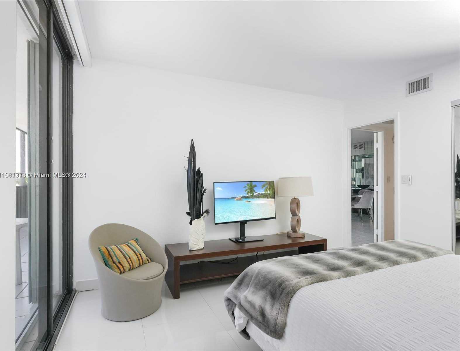 Small Image of 20379 WEST COUNTRY CLUB DR #536, Aventura Number 10