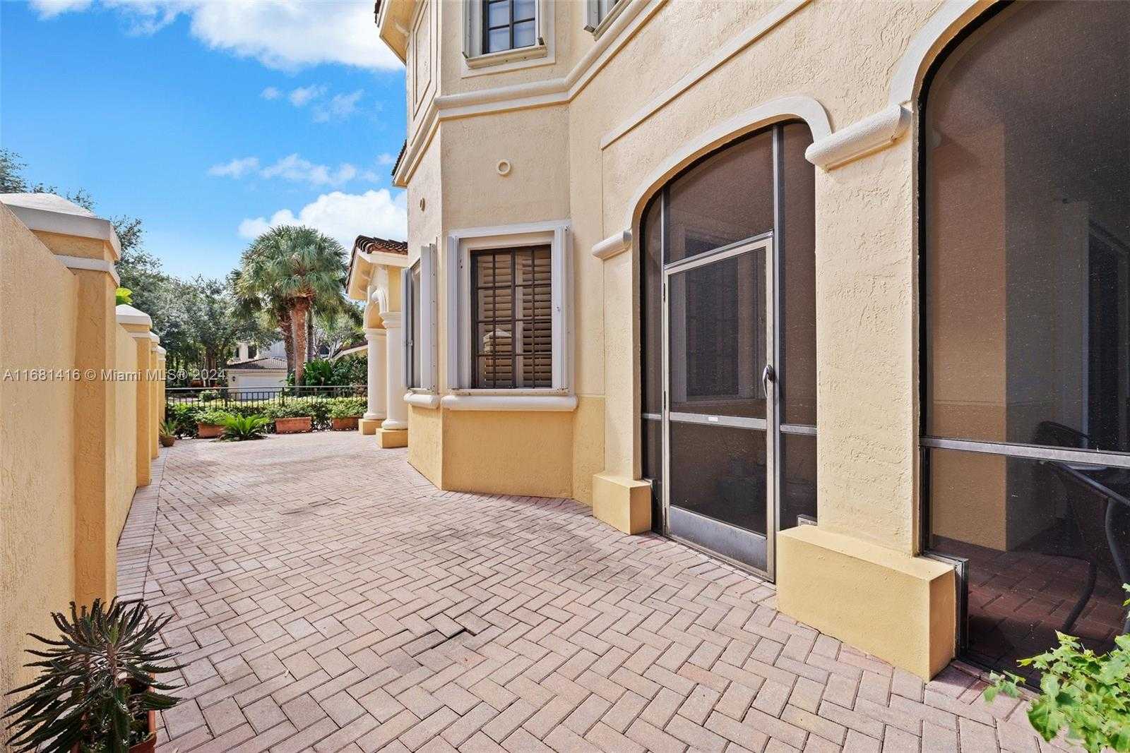 Small Image of 1634 PASSION VINE CIR #31-2, Weston Number 23