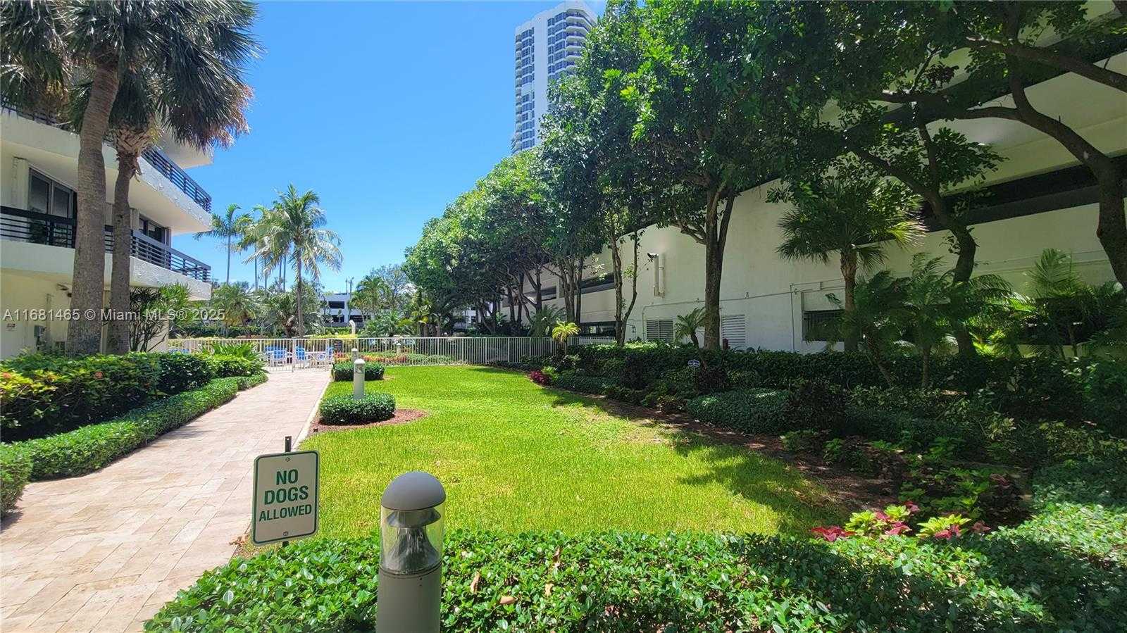 Small Image of 3500 MYSTIC POINTE DR #2302, Aventura Number 6