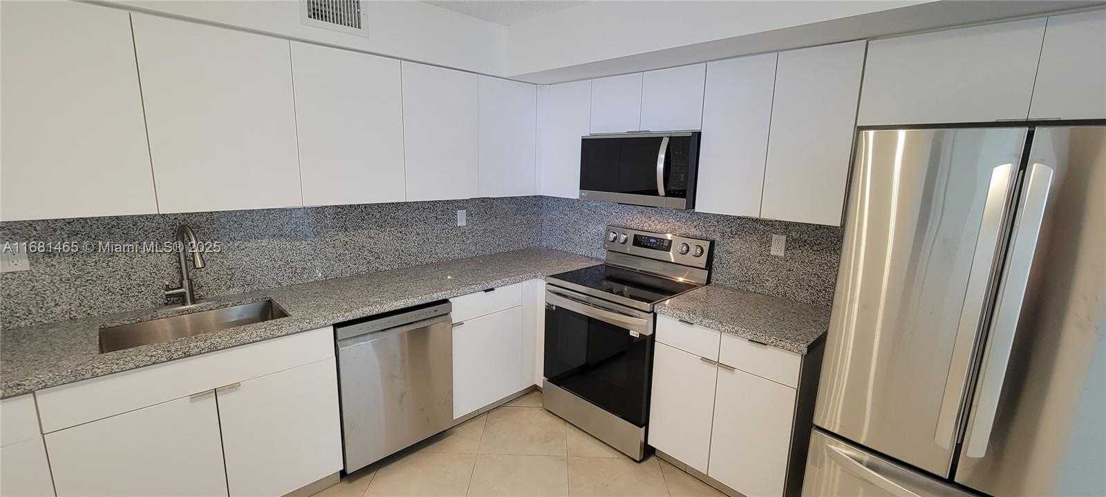 Small Image of 3500 MYSTIC POINTE DR #2302, Aventura Number 7