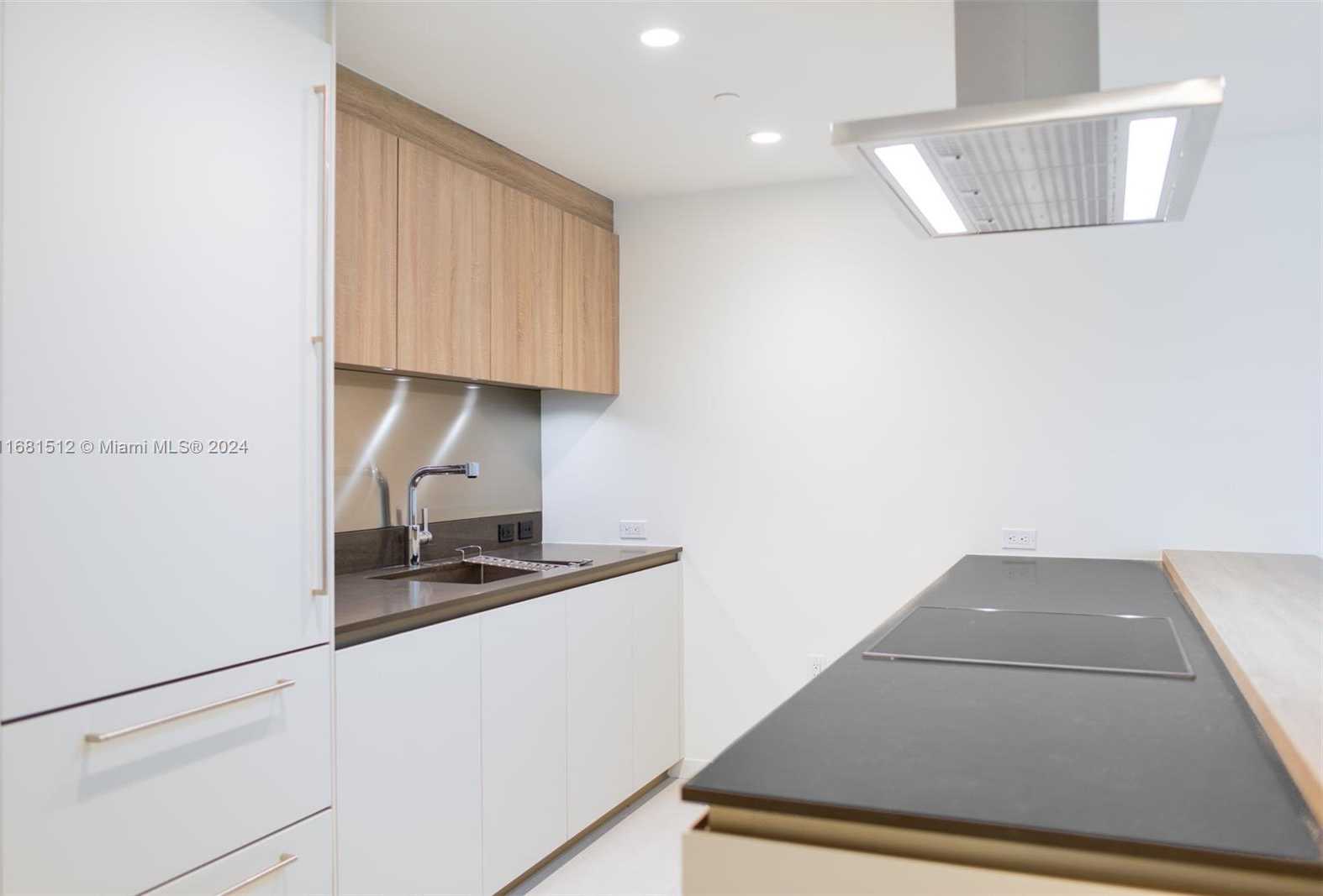 Small Image of 1000 BRICKELL PLAZA #3307, Miami Number 6