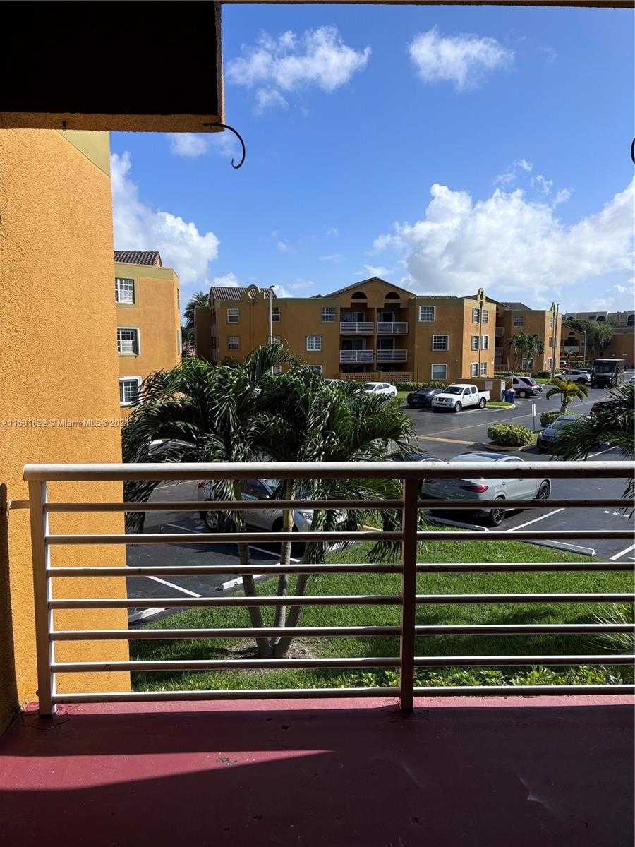 Small Image of 9725 FONTAINEBLEAU BLVD #A212, Miami Number 3