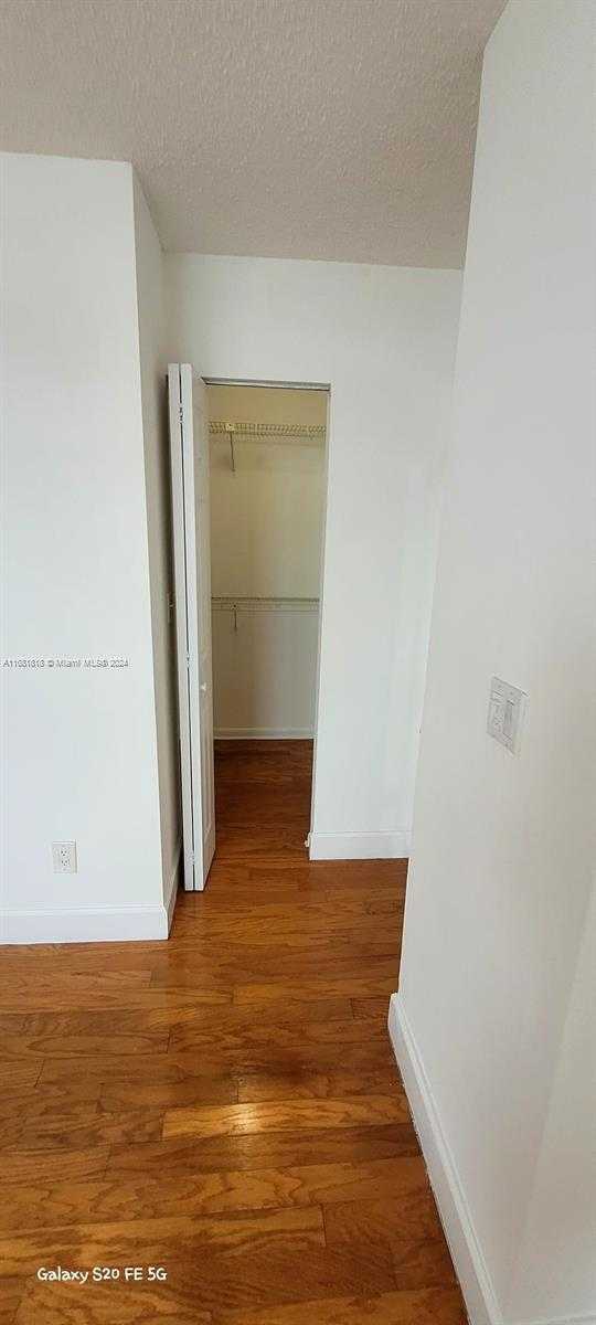 Small Image of 770 CLAUGHTON ISLAND DR #1915, Miami Number 10