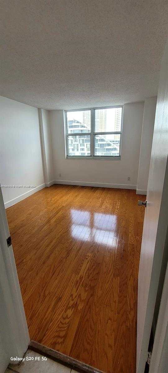 Small Image of 770 CLAUGHTON ISLAND DR #1915, Miami Number 11