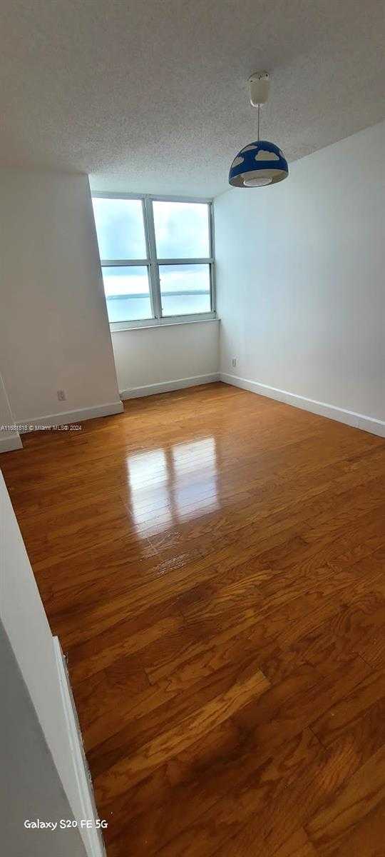 Small Image of 770 CLAUGHTON ISLAND DR #1915, Miami Number 12