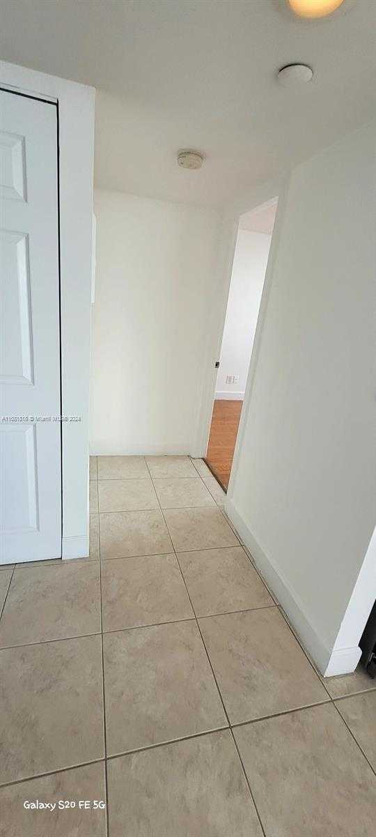 Small Image of 770 CLAUGHTON ISLAND DR #1915, Miami Number 13