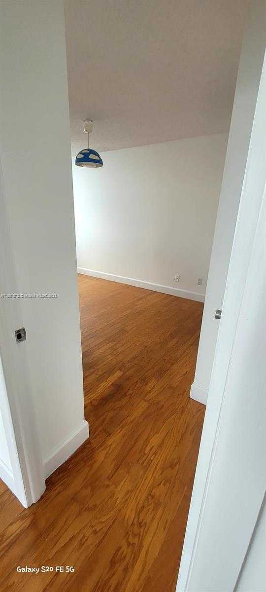 Small Image of 770 CLAUGHTON ISLAND DR #1915, Miami Number 4