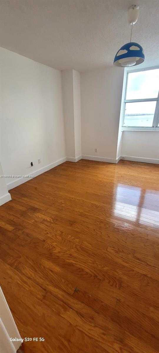 Small Image of 770 CLAUGHTON ISLAND DR #1915, Miami Number 7