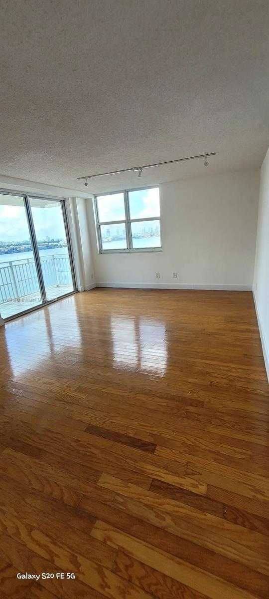 Small Image of 770 CLAUGHTON ISLAND DR #1915, Miami Number 9