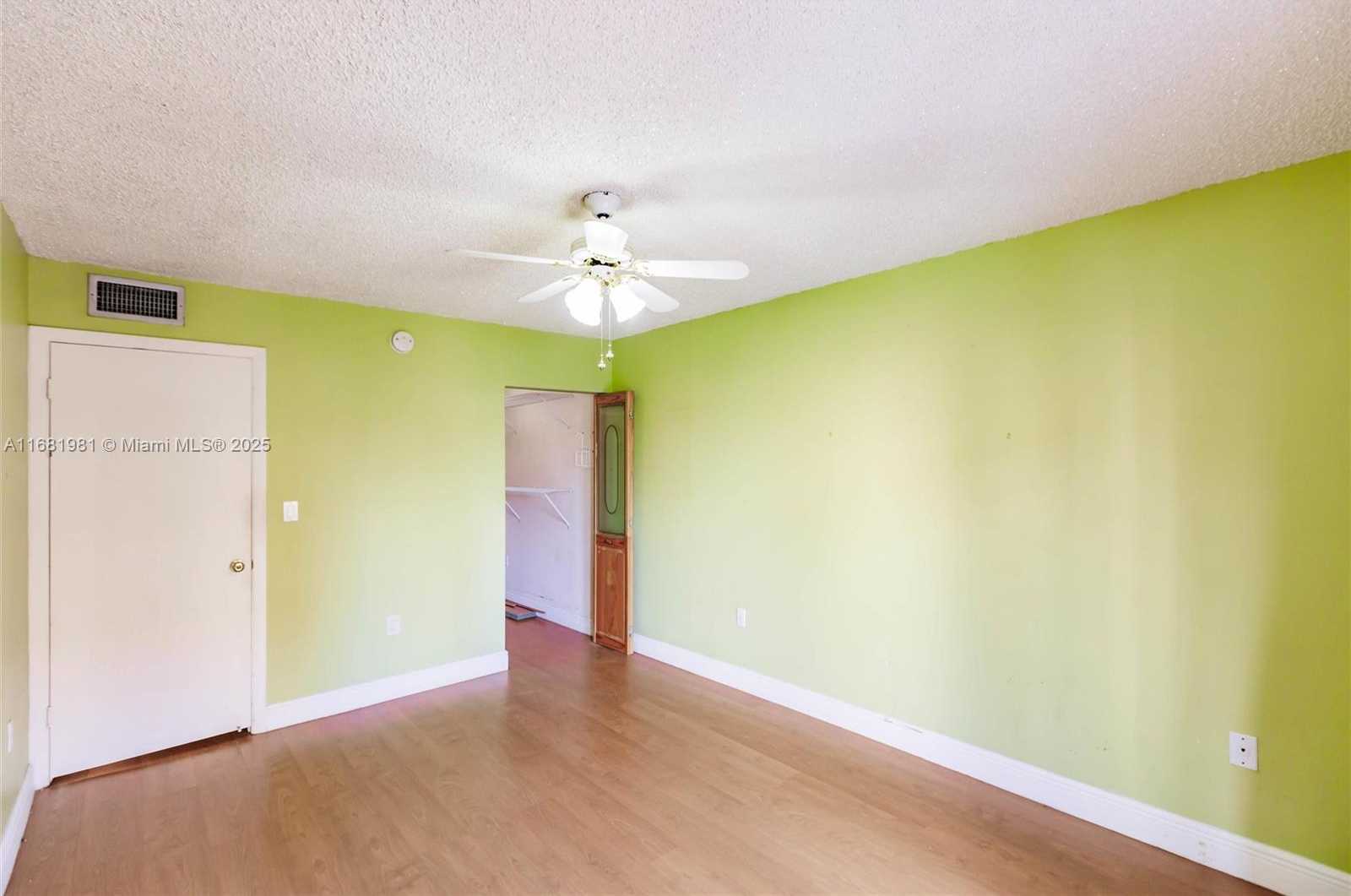 Small Image of 1900 WEST 54TH ST #213, Hialeah Number 14