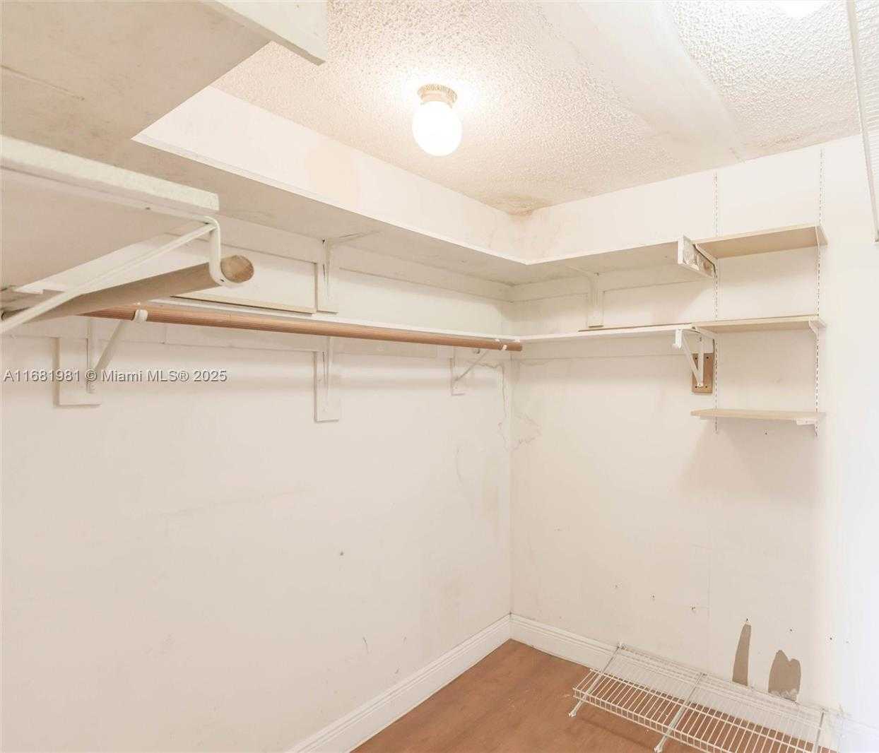 Small Image of 1900 WEST 54TH ST #213, Hialeah Number 15
