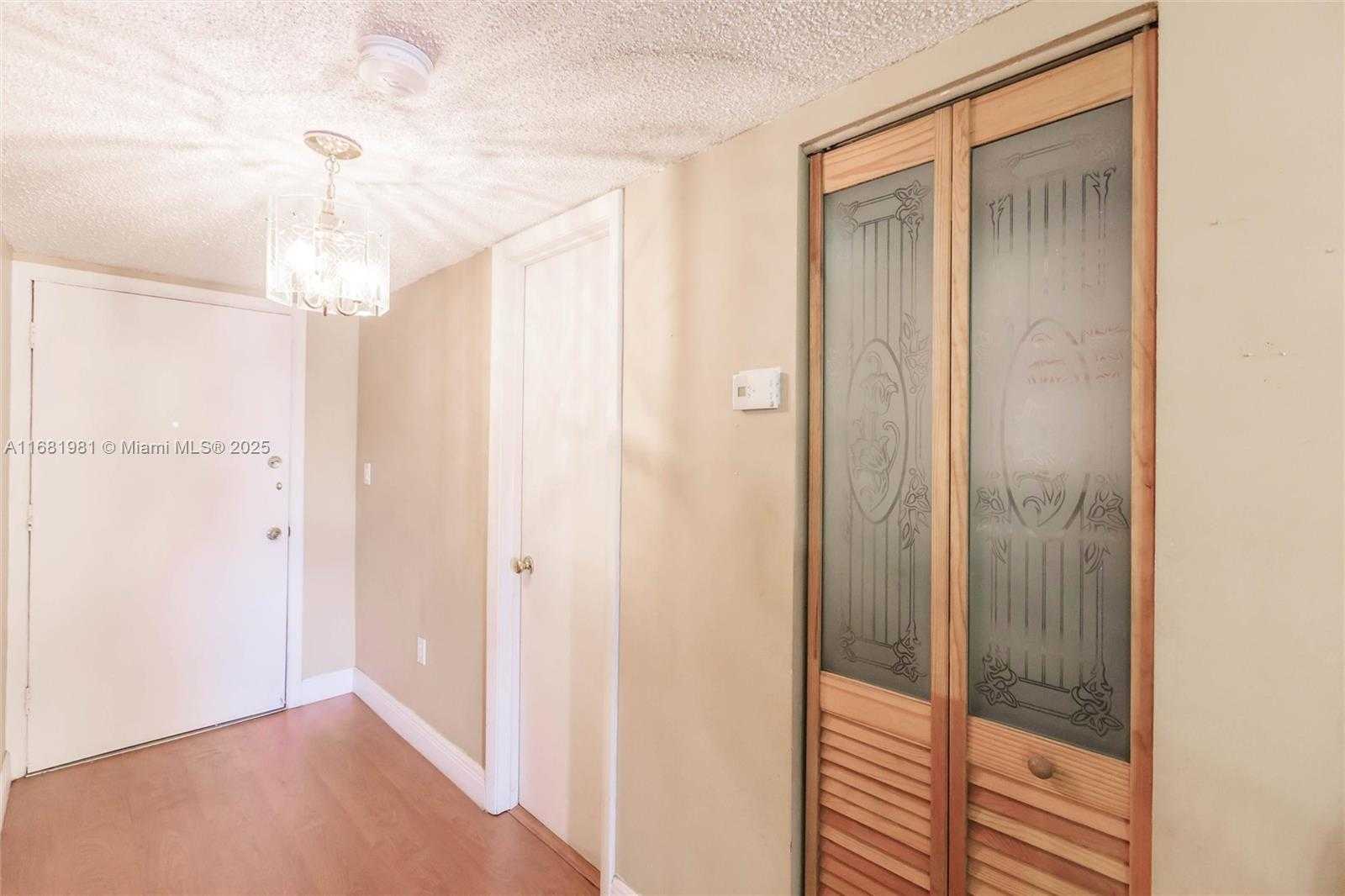Small Image of 1900 WEST 54TH ST #213, Hialeah Number 4