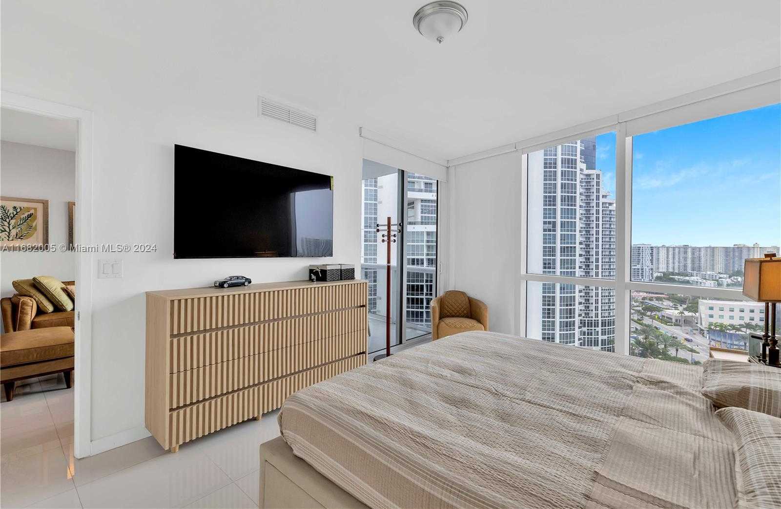 Small Image of 18201 COLLINS AVE #1905, Sunny Isles Beach Number 11