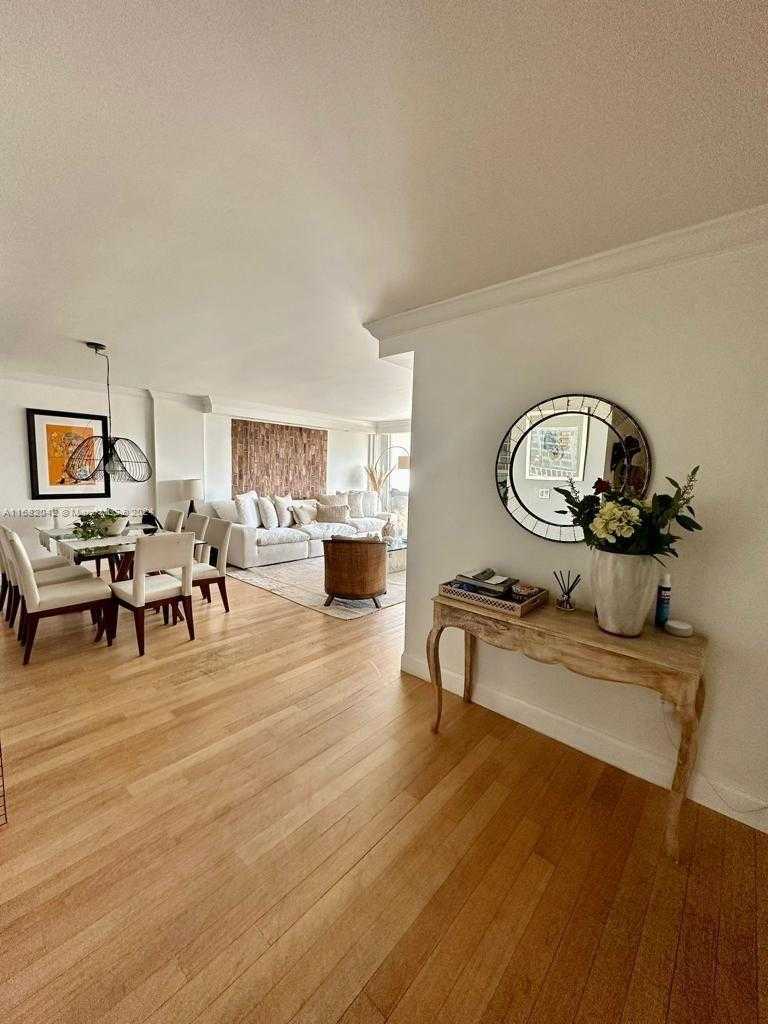 Small Image of 199 OCEAN LANE DR #613, Key Biscayne Number 2