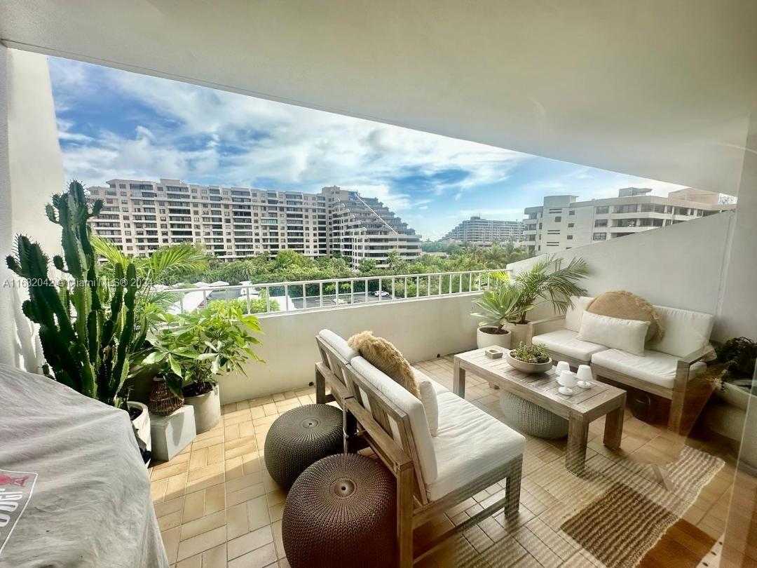 Small Image of 199 OCEAN LANE DR #613, Key Biscayne Number 3