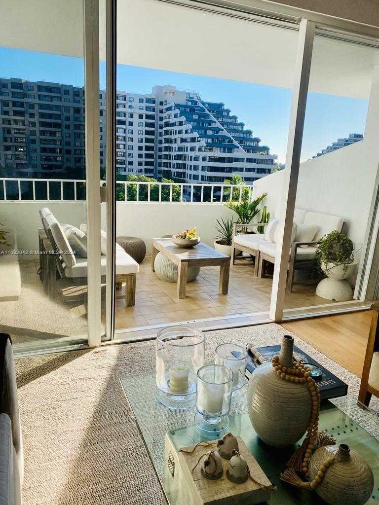 Small Image of 199 OCEAN LANE DR #613, Key Biscayne Number 6