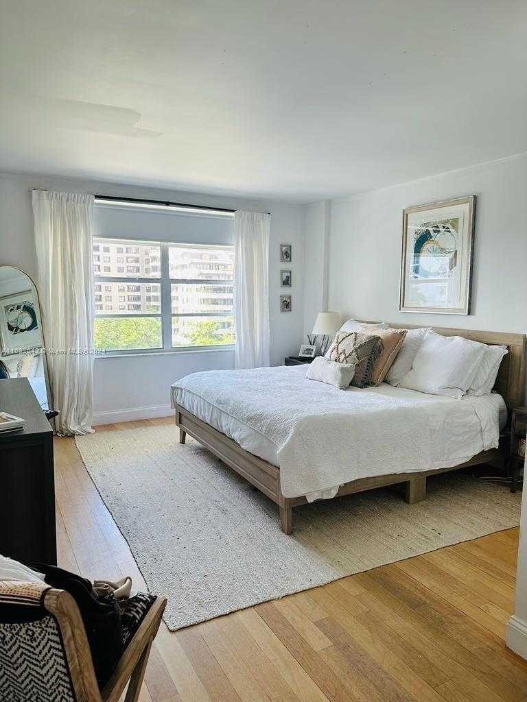 Small Image of 199 OCEAN LANE DR #613, Key Biscayne Number 9