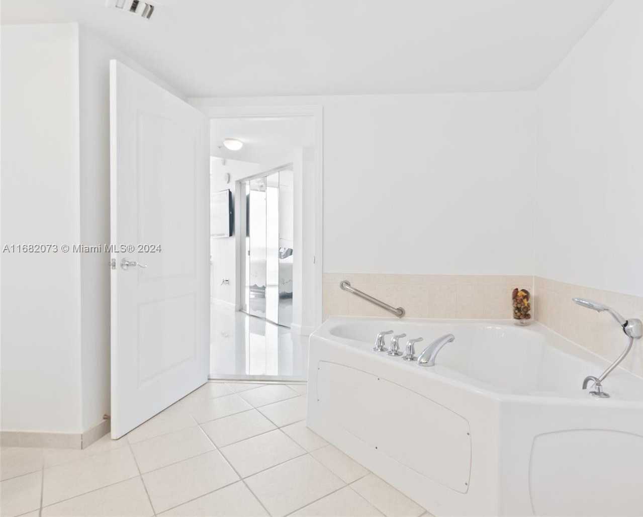 Small Image of 16699 COLLINS AVE #2202, Sunny Isles Beach Number 12