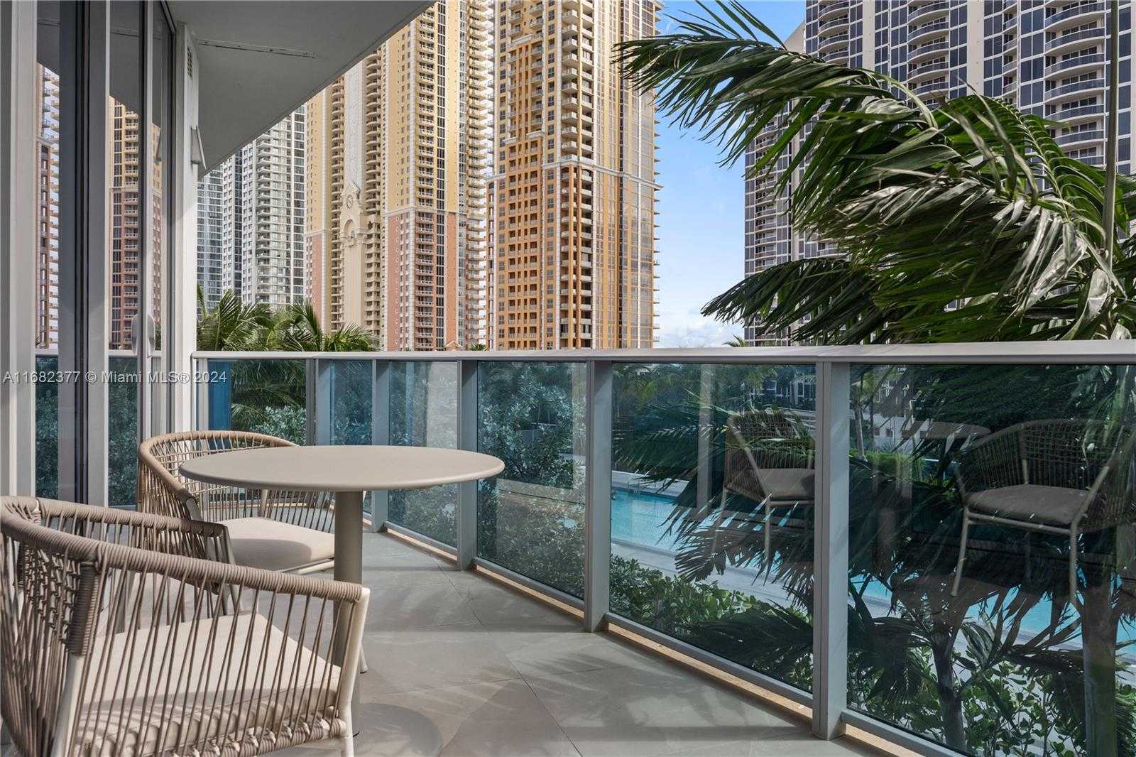 Small Image of 17550 Collins Ave, Sunny Isles Beach, FL 33160, USA Number 13