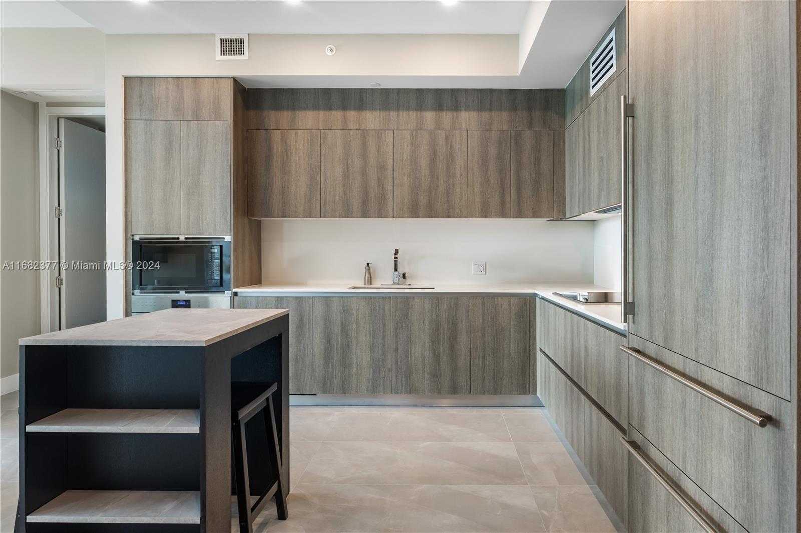 Small Image of 17550 Collins Ave, Sunny Isles Beach, FL 33160, USA Number 19