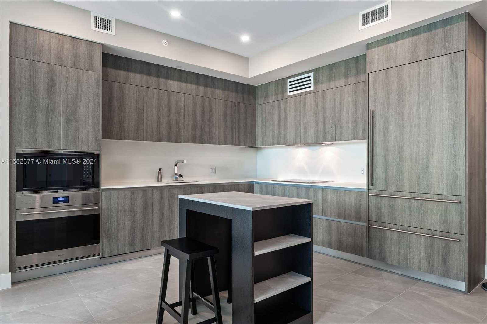 Small Image of 17550 Collins Ave, Sunny Isles Beach, FL 33160, USA Number 20