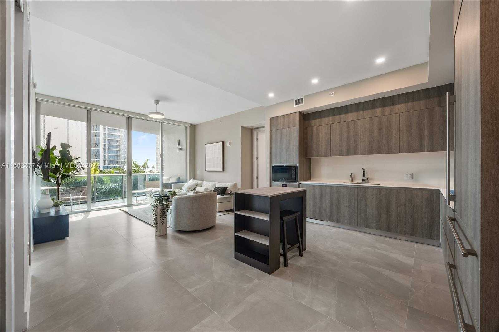 Small Image of 17550 Collins Ave, Sunny Isles Beach, FL 33160, USA Number 21