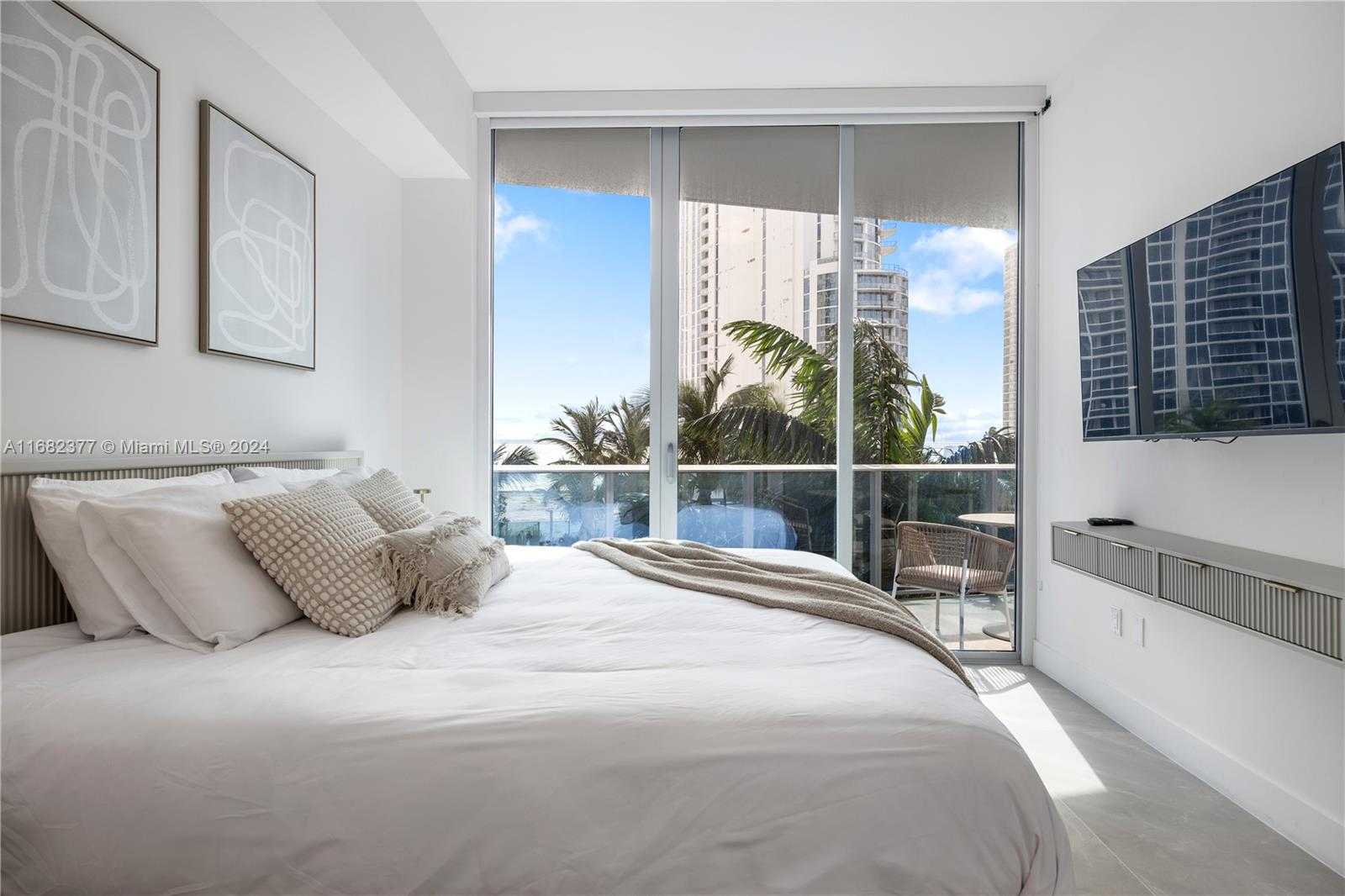 Small Image of 17550 Collins Ave, Sunny Isles Beach, FL 33160, USA Number 26