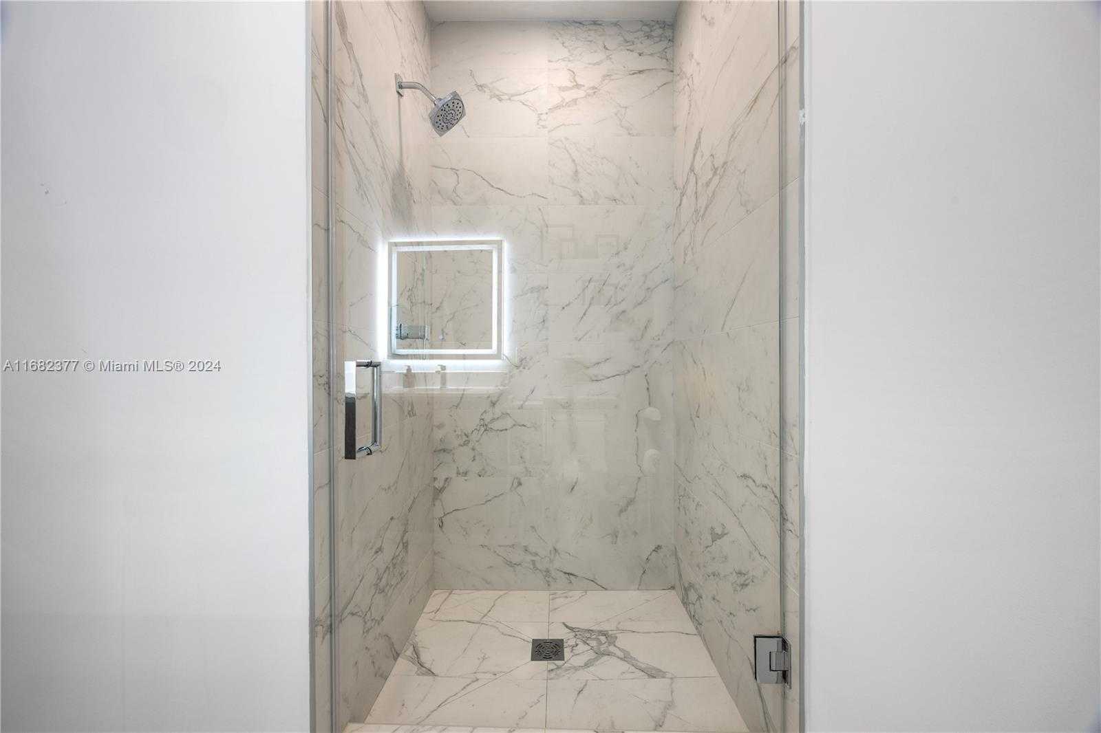 Small Image of 17550 Collins Ave, Sunny Isles Beach, FL 33160, USA Number 29