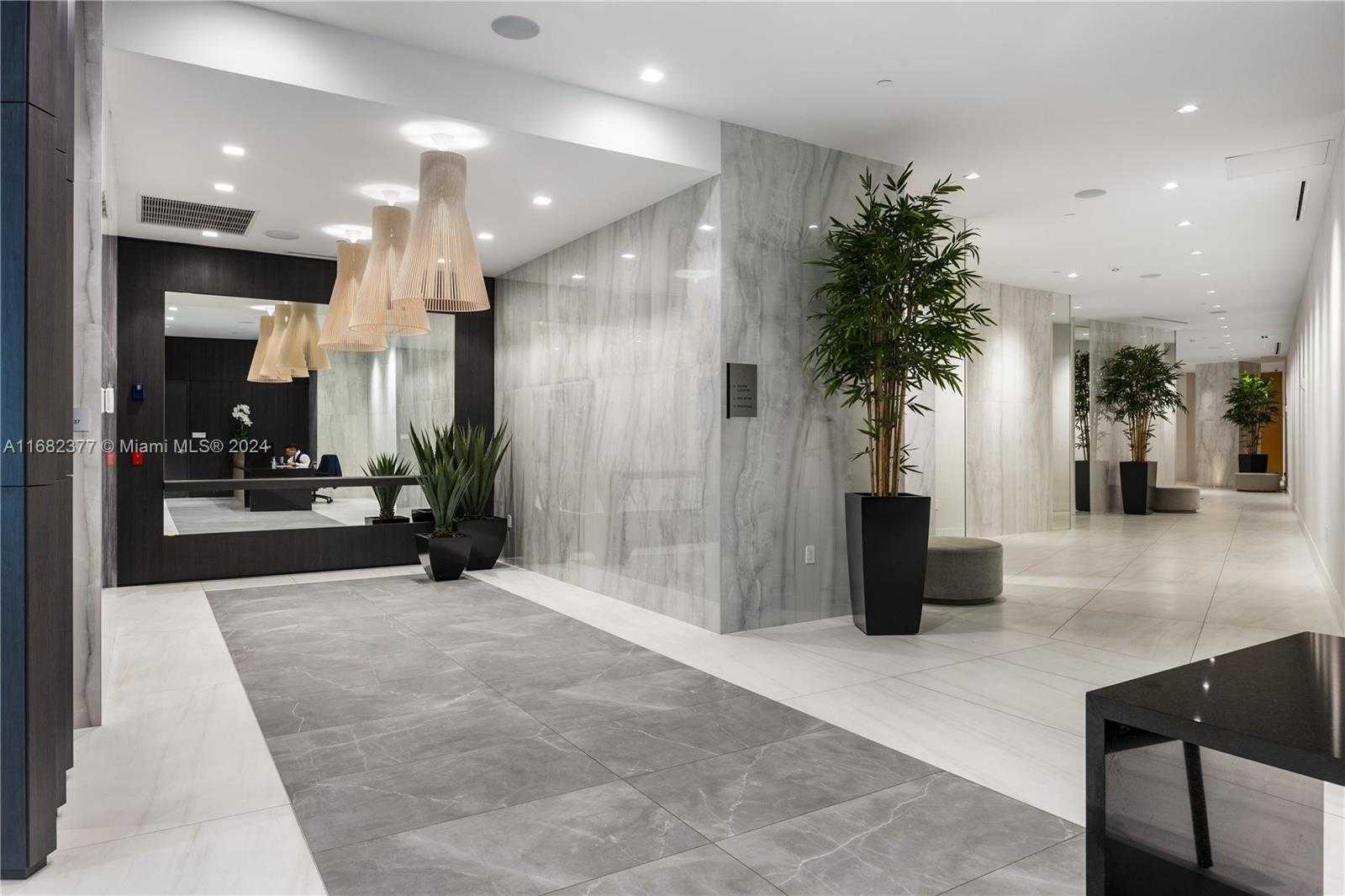 Small Image of 17550 Collins Ave, Sunny Isles Beach, FL 33160, USA Number 3