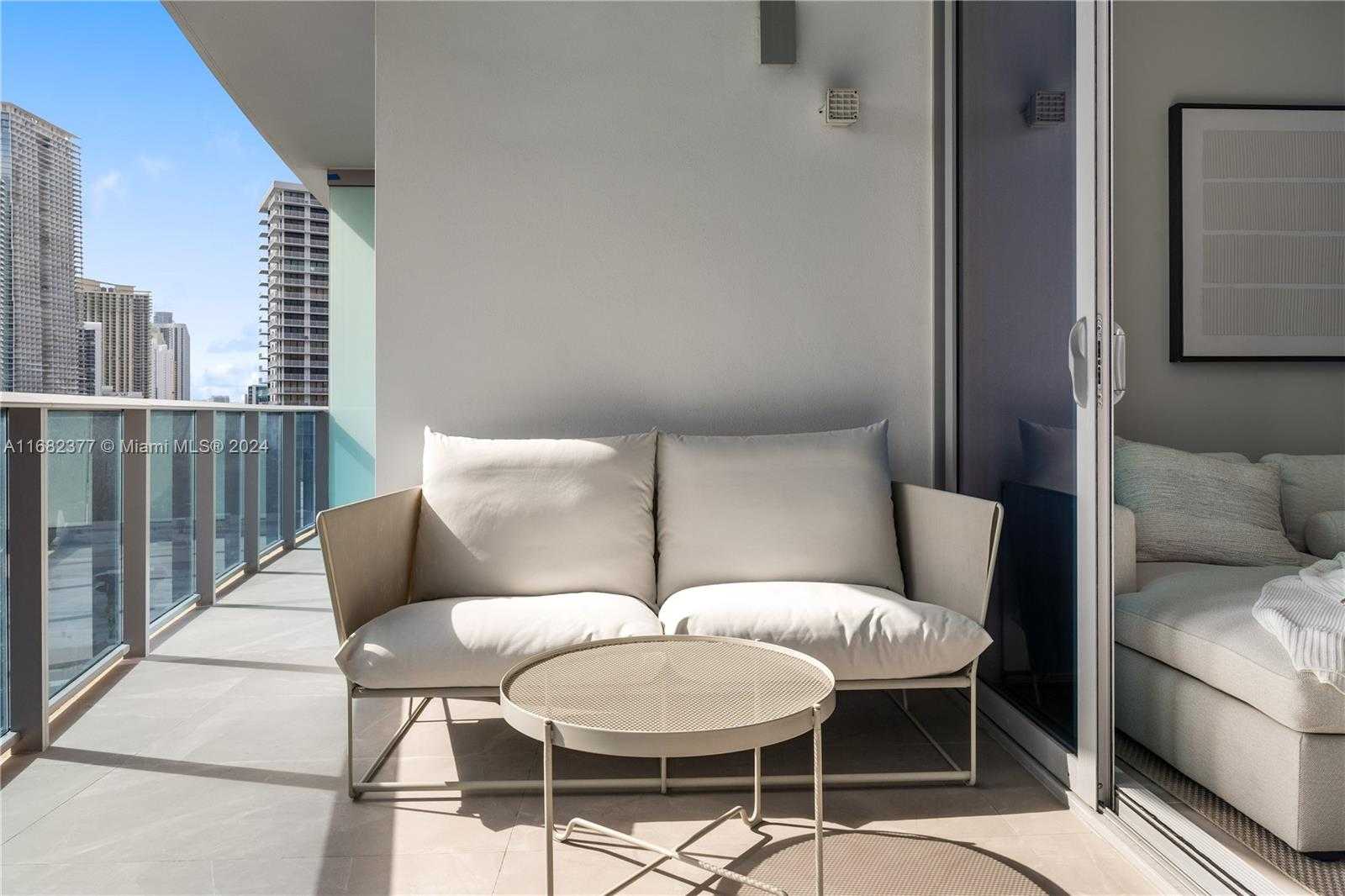Small Image of 17550 Collins Ave, Sunny Isles Beach, FL 33160, USA Number 30