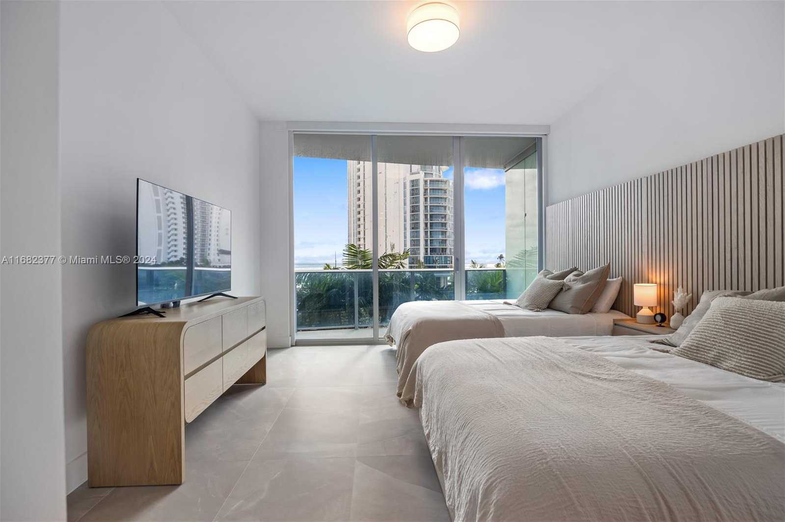 Small Image of 17550 Collins Ave, Sunny Isles Beach, FL 33160, USA Number 33