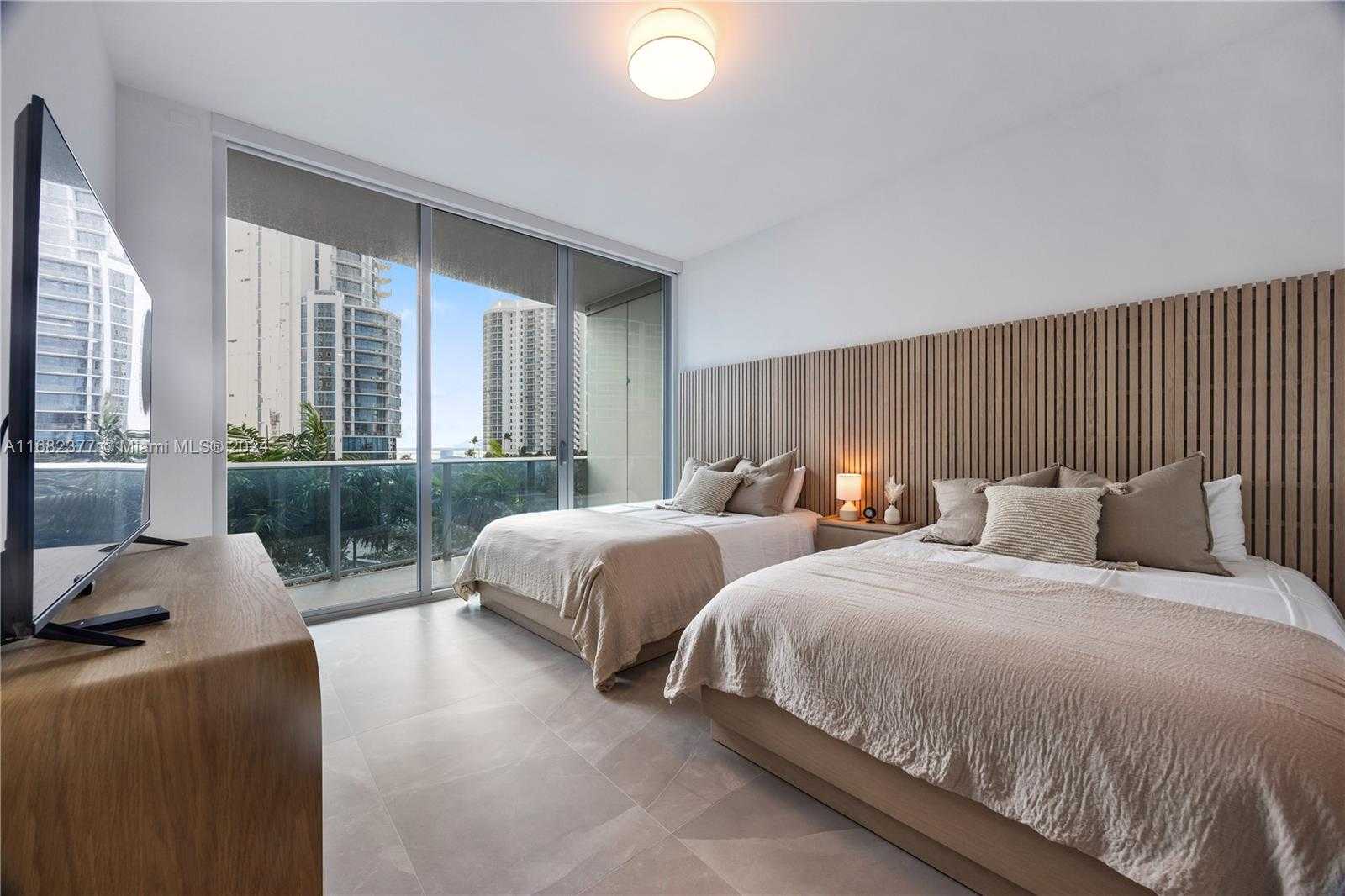 Small Image of 17550 Collins Ave, Sunny Isles Beach, FL 33160, USA Number 34