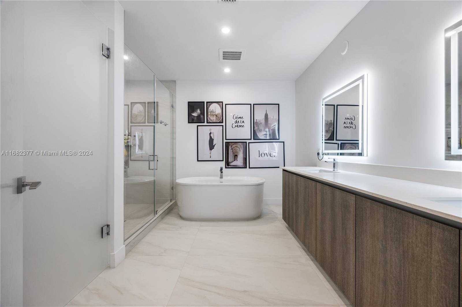 Small Image of 17550 Collins Ave, Sunny Isles Beach, FL 33160, USA Number 36