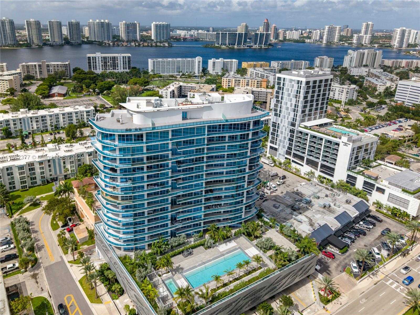 Small Image of 17550 Collins Ave, Sunny Isles Beach, FL 33160, USA Number 41