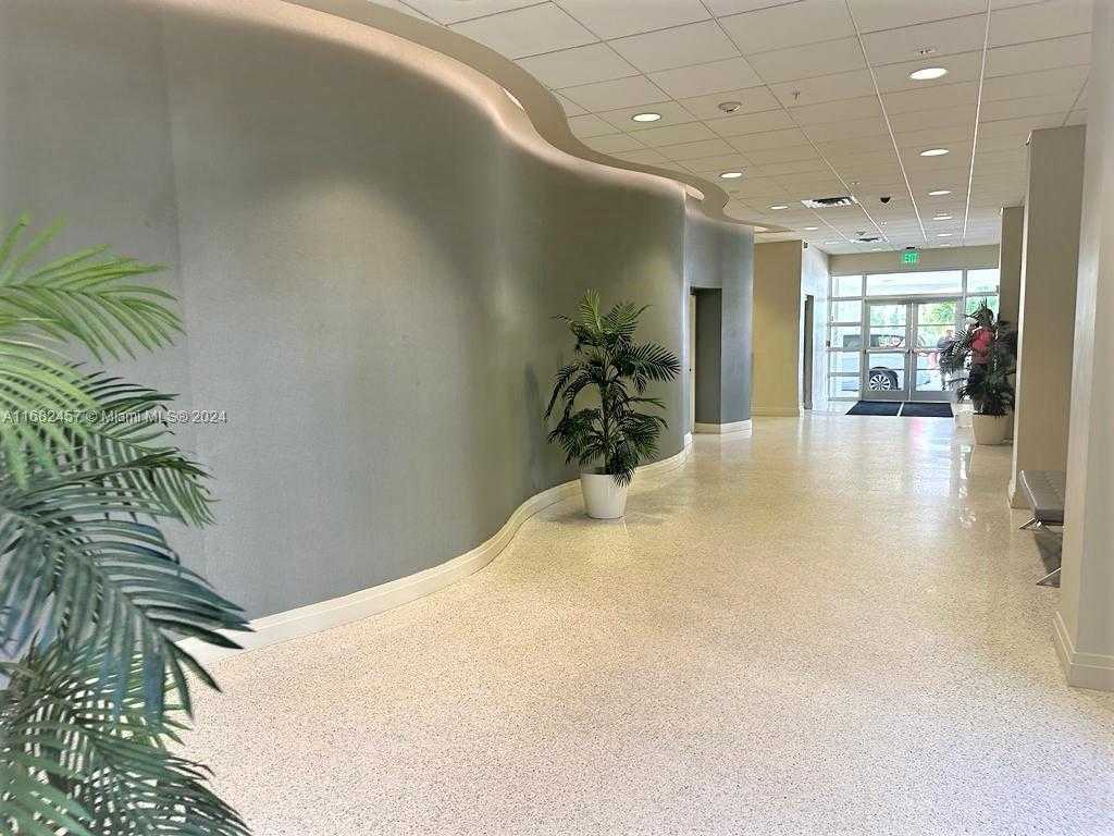 Small Image of 4001 SOUTH OCEAN DR #9L, Hollywood Number 24
