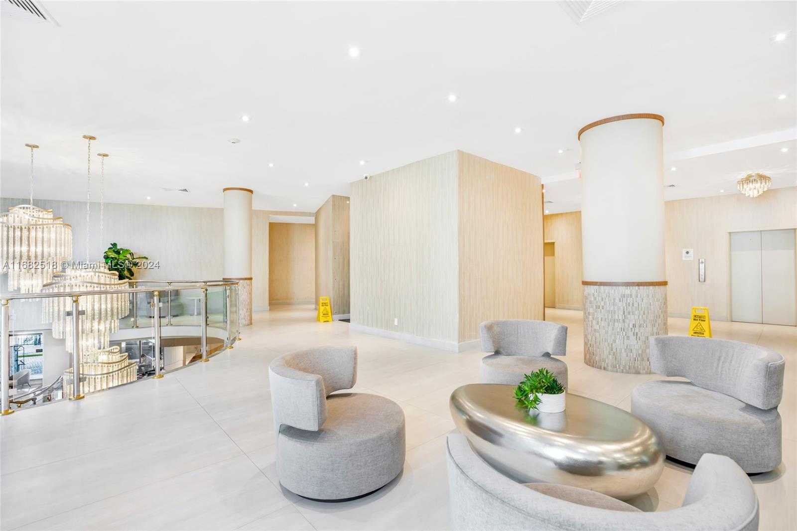 Small Image of 5401 Collins Ave, Miami Beach, FL 33140, USA Number 20