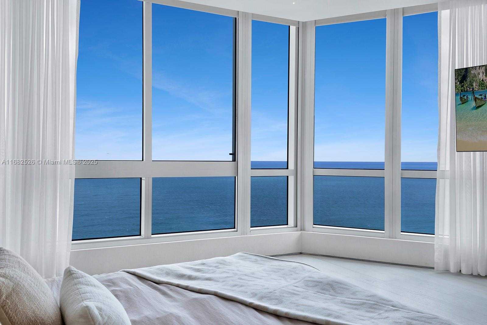 Small Image of 100 SOUTH POINTE DR #3803, Miami Beach Number 18