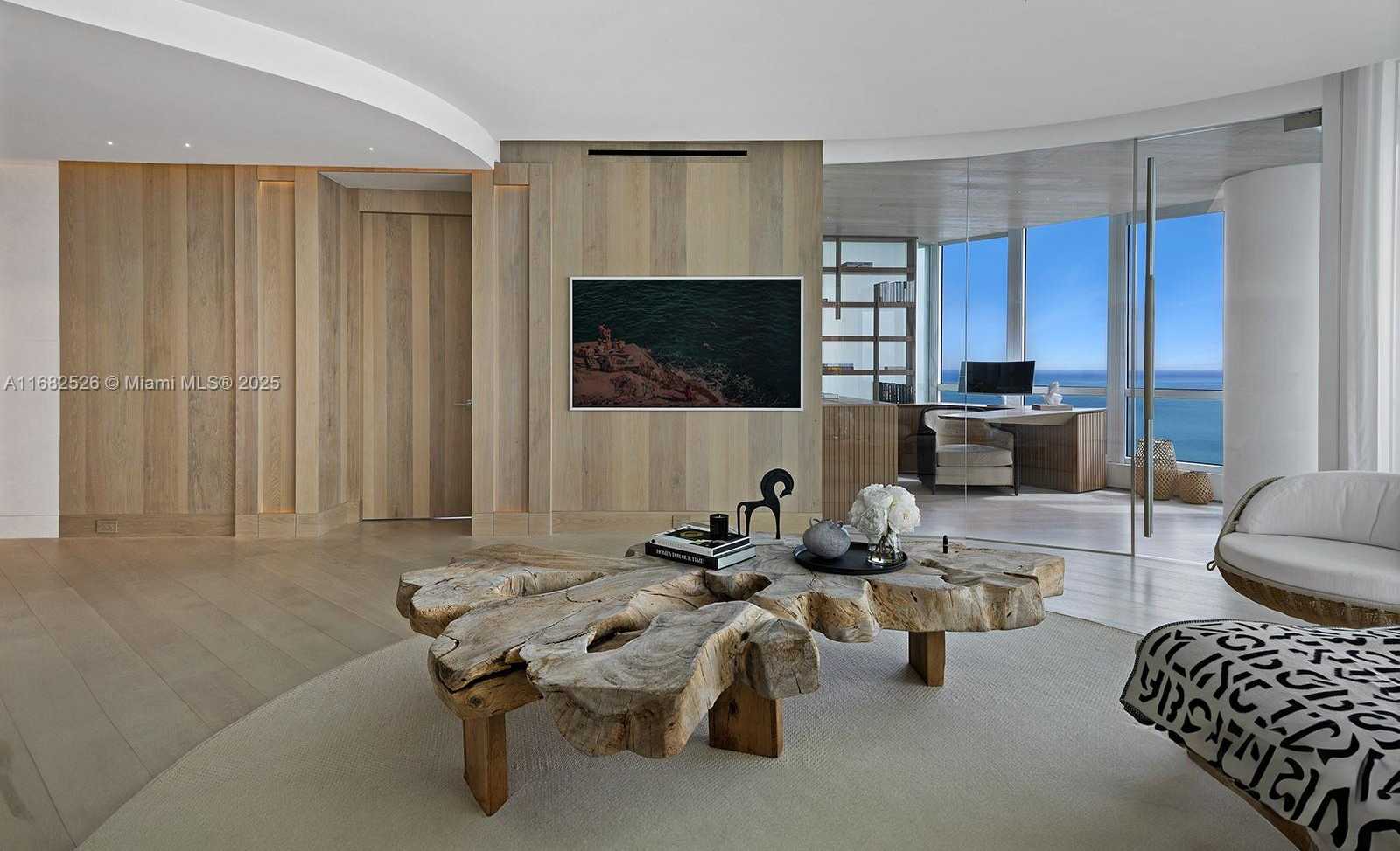 Small Image of 100 SOUTH POINTE DR #3803, Miami Beach Number 23