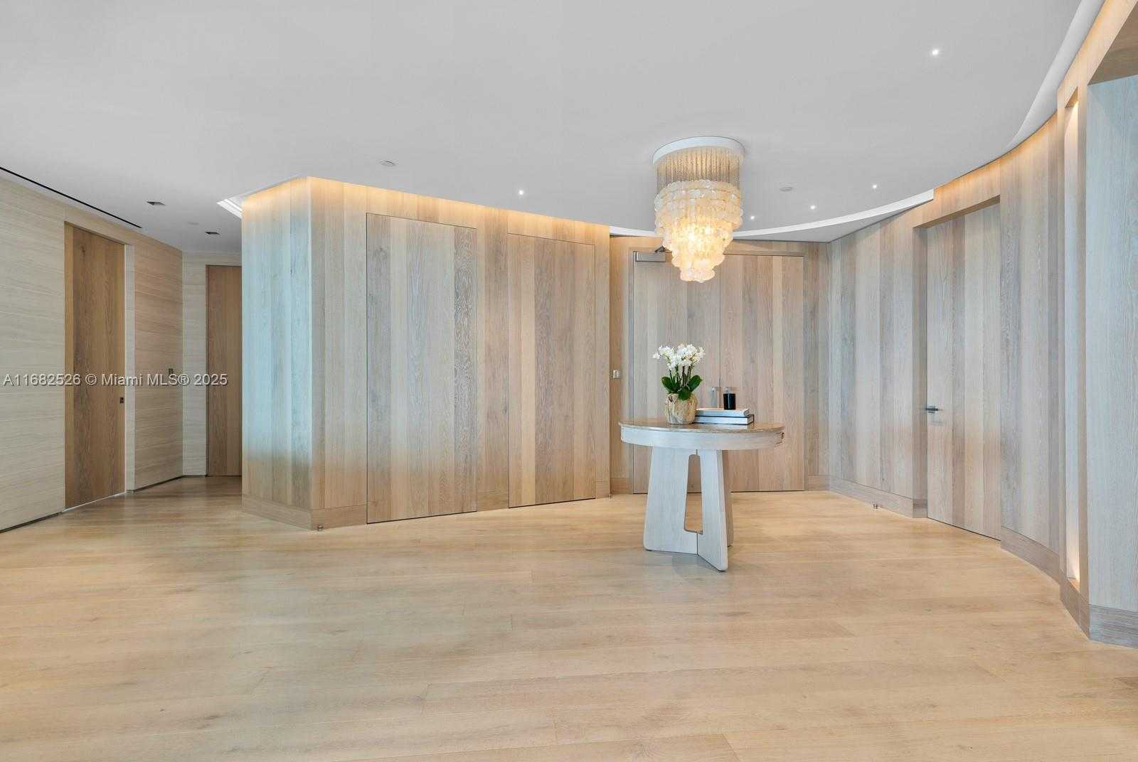 Small Image of 100 SOUTH POINTE DR #3803, Miami Beach Number 30