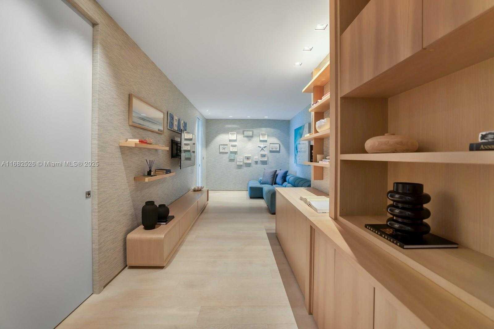 Small Image of 100 SOUTH POINTE DR #3803, Miami Beach Number 32