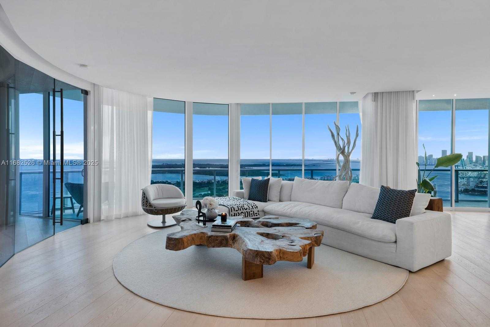 Small Image of 100 SOUTH POINTE DR #3803, Miami Beach Number 40