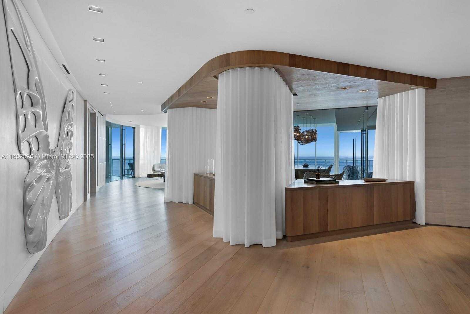 Small Image of 100 SOUTH POINTE DR #3803, Miami Beach Number 5